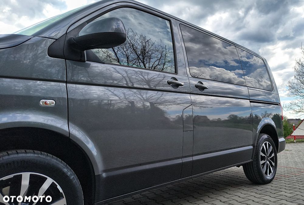 Volkswagen Caravelle - 10