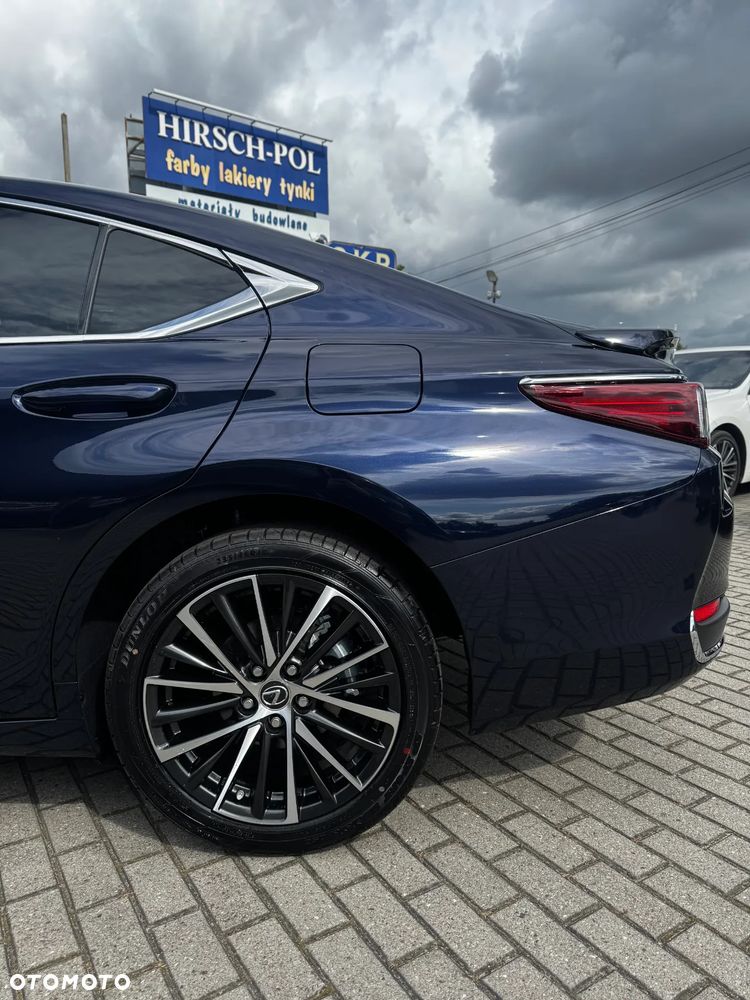 Lexus ES 300h Business Edition - 3