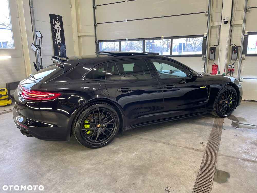 Porsche Panamera - 19