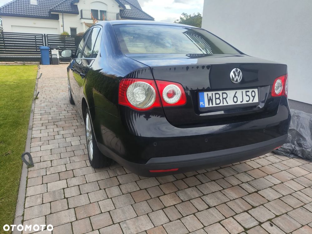 Volkswagen Jetta - 5