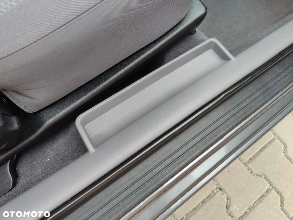 Nissan Almera 1.5 acenta PLUS - 32