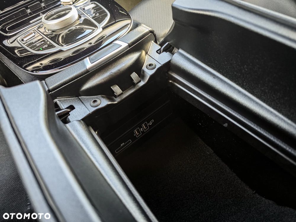 Mercedes-Benz Klasa E 220 d 9G-TRONIC - 30