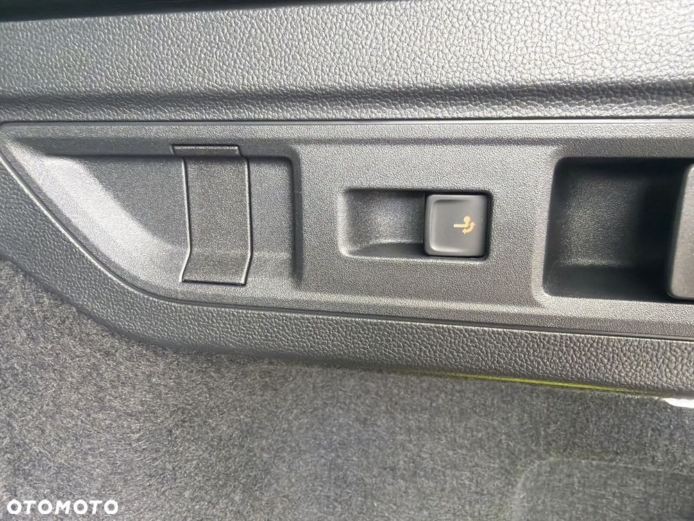 Volkswagen Passat Variant 1.5 TSI EVO Business DSG - 20