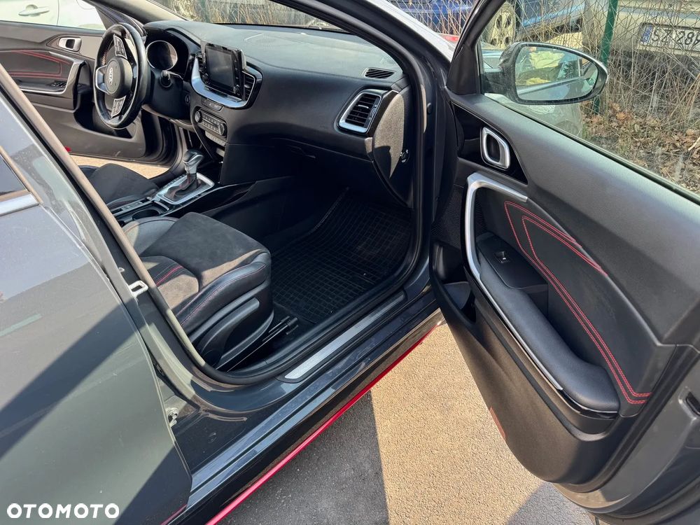 Kia ProCeed 1.6 T-GDI GT DCT - 3