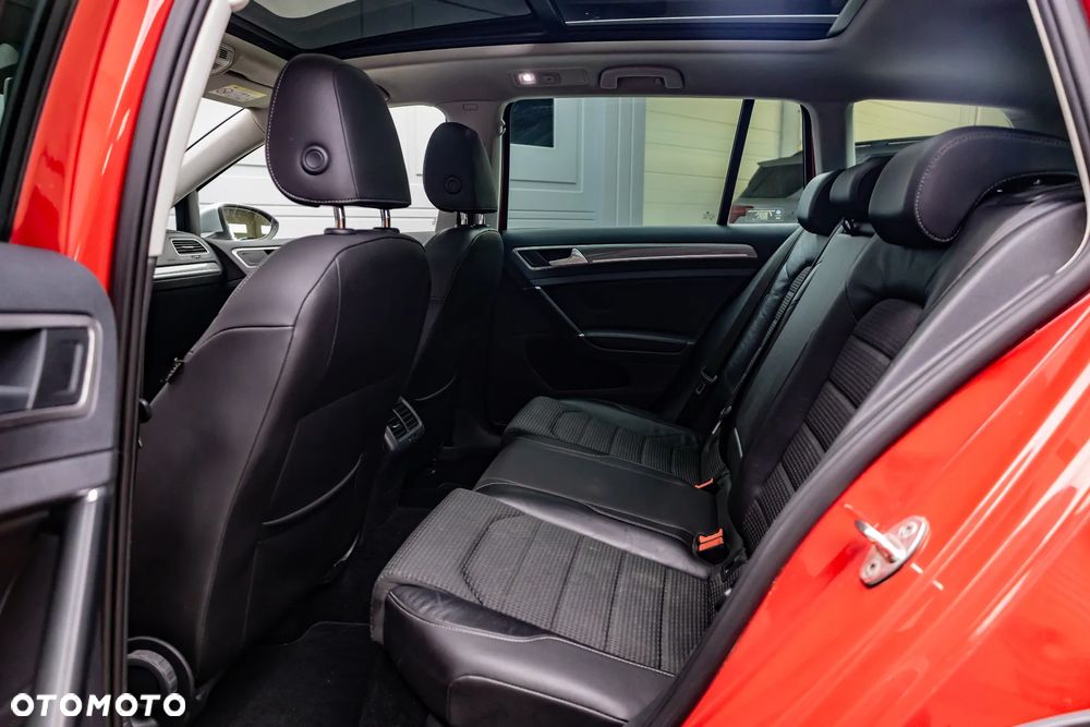 Volkswagen Golf - 10