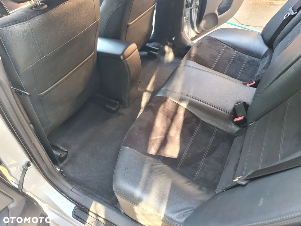 Toyota Avensis 2.0 D-4D Premium - 29