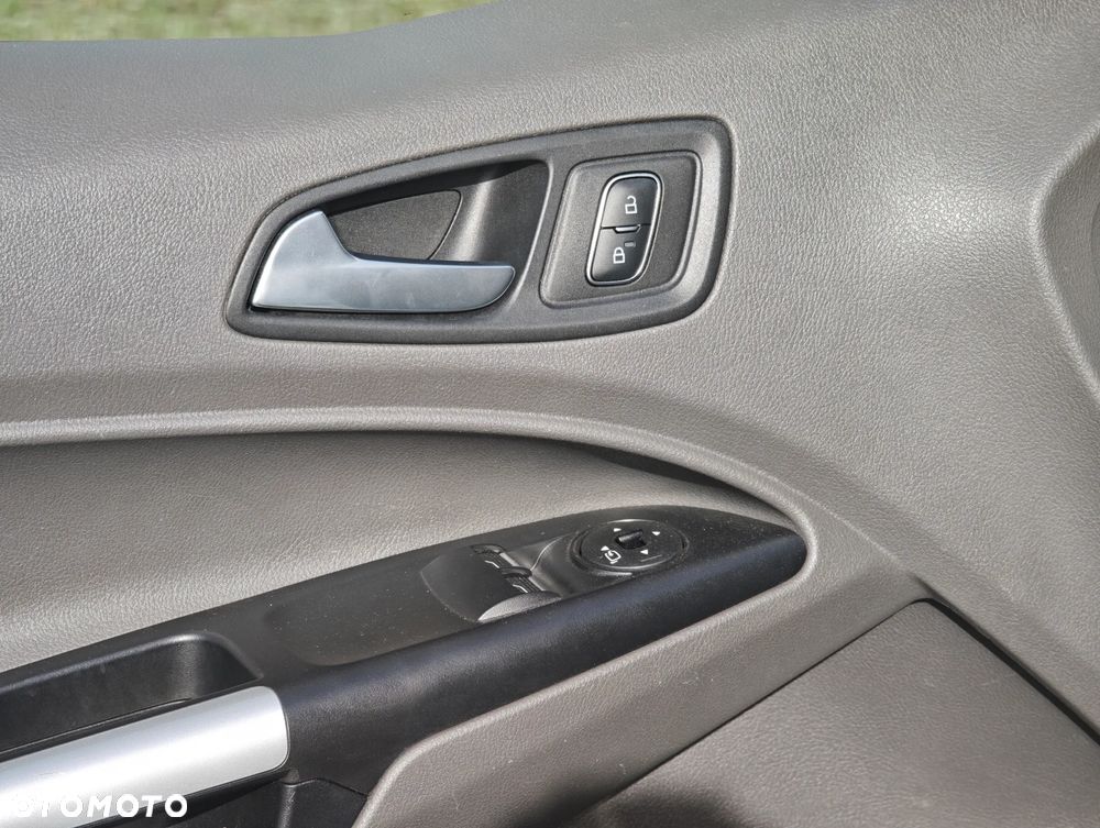 Ford Transit Connect - 21