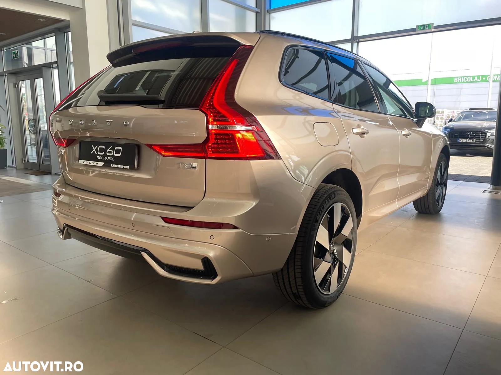 Volvo XC 60 Recharge T8 AWD AT Ultimate Dark - 5