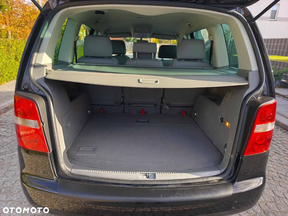 Volkswagen Touran - 9