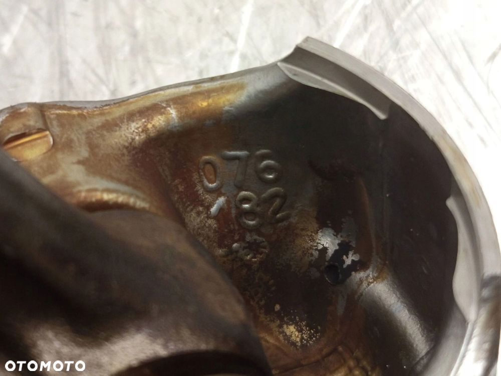 Tłok z korbowodem Volkswagen Golf VI Seat Skoda Audi 1.4 FSI TSI 076182 - 7