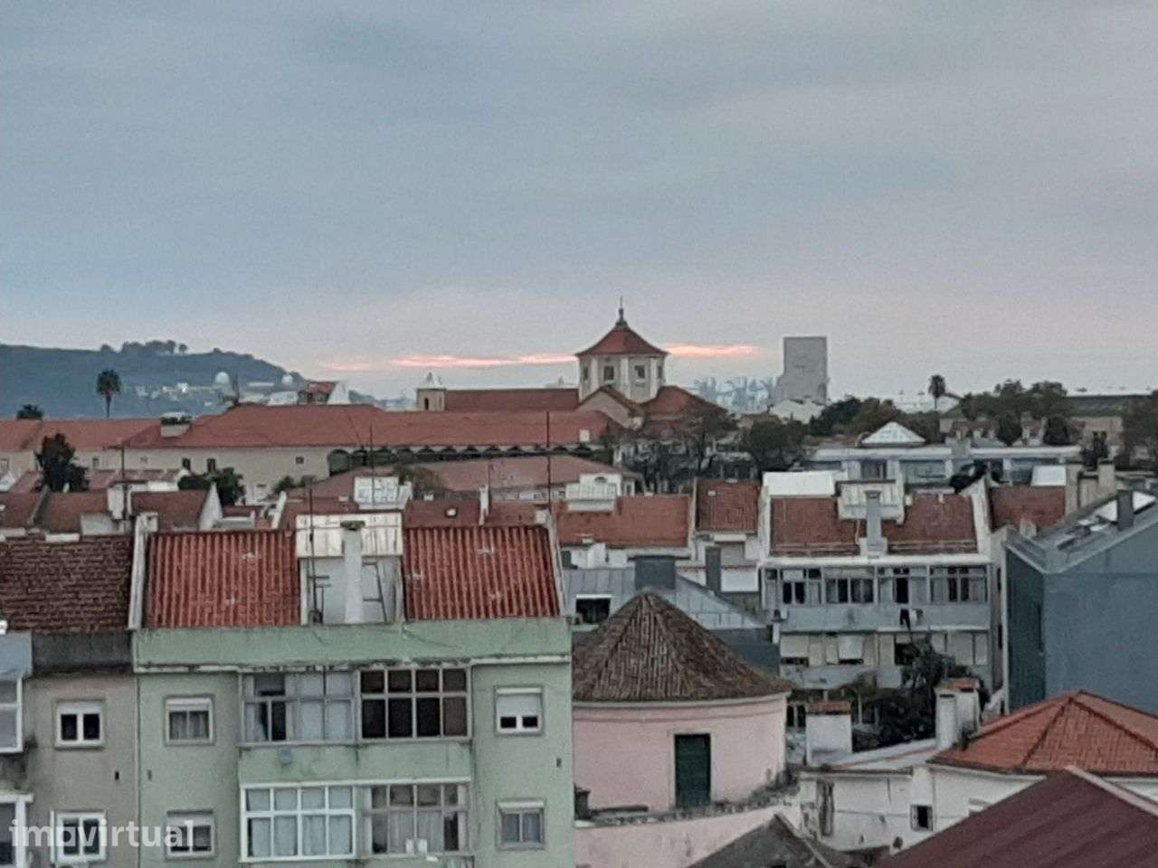 Quarto espaçoso p/arrendar Junqueira/ Alcântara/Ajuda/Custos incluídos - Grande imagem: 5/6