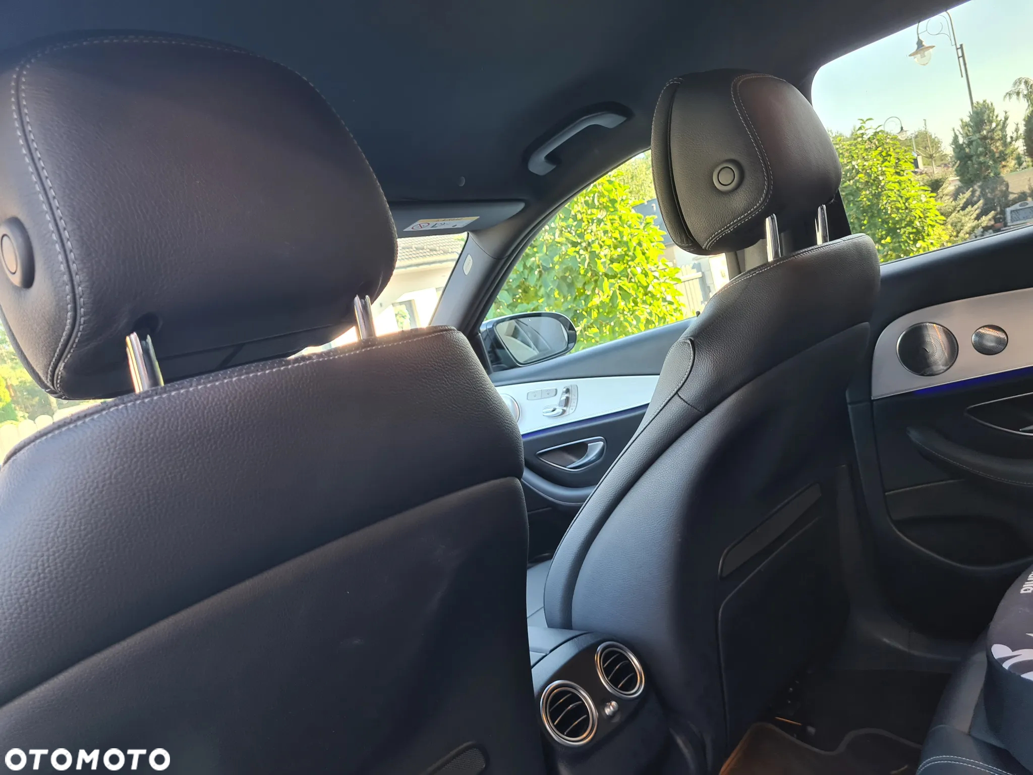 Mercedes-Benz Klasa E 300 de 4Matic T 9G-TRONIC Exclusive - 16