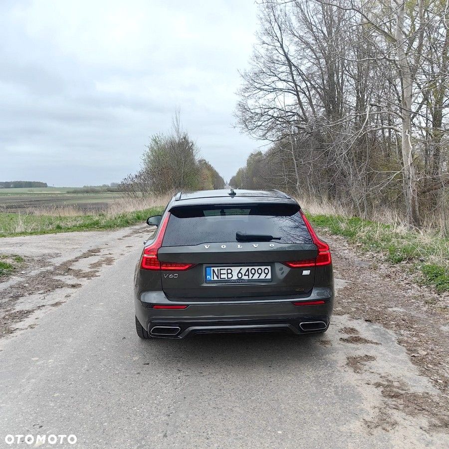 Volvo V60 T6 AWD Recharge Plus Dark - 3