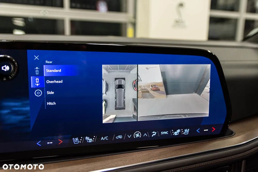 Chevrolet Suburban - 26