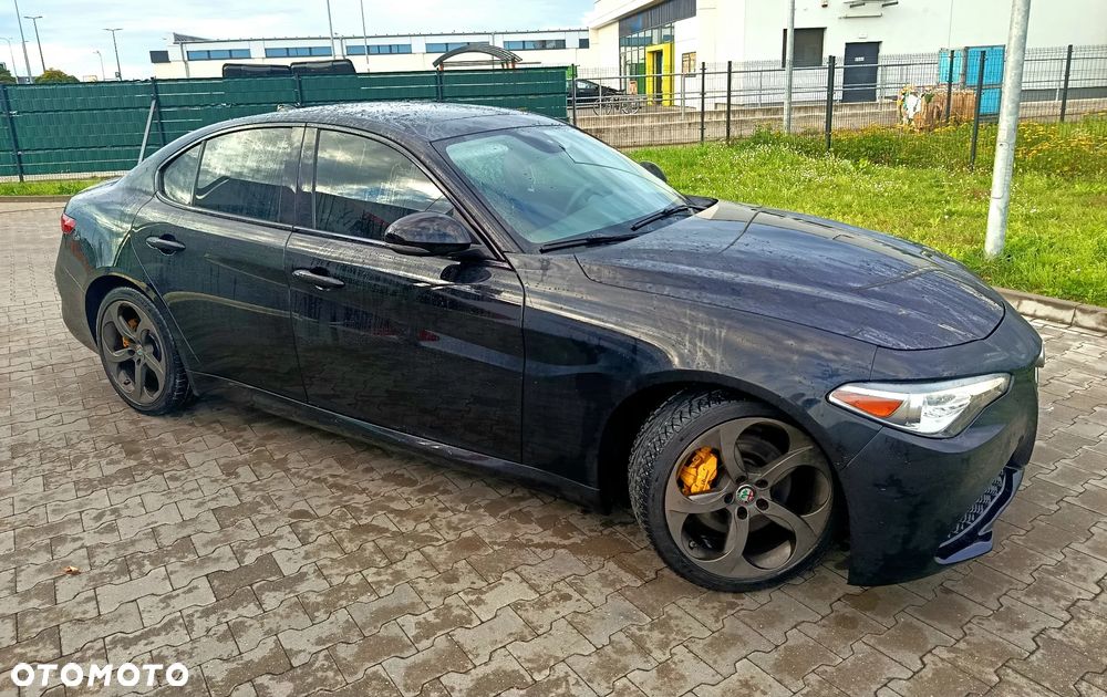 Alfa Romeo Giulia 2.0 Turbo 16V AT8 Veloce Ti - 9