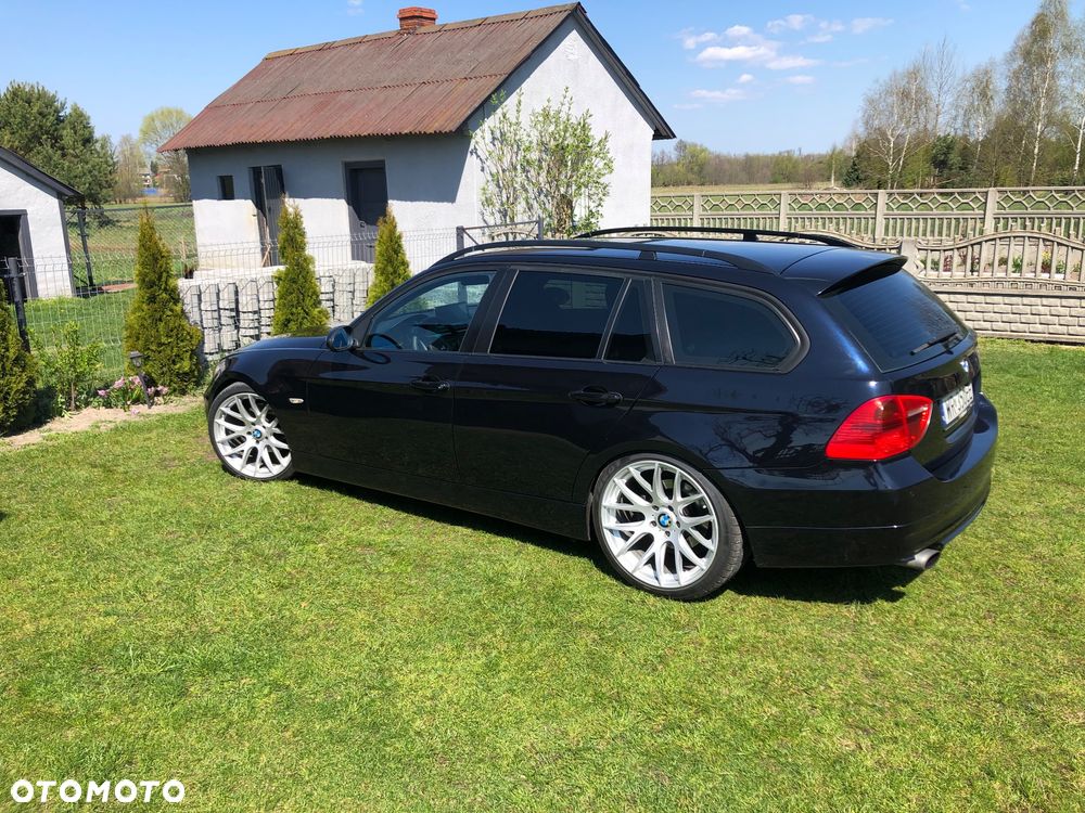 BMW Seria 3 320d - 25