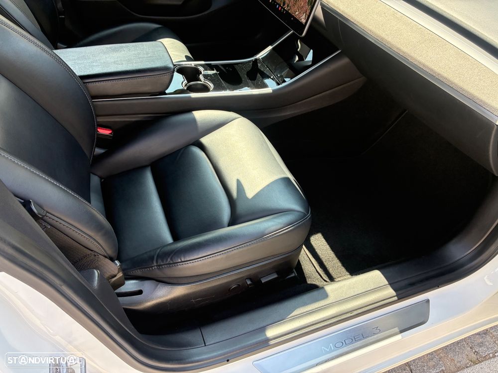 Tesla Model 3 Long Range Tração Traseira - 16