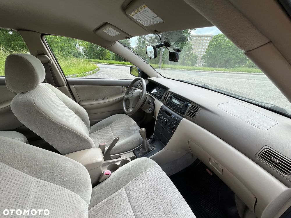 Toyota Corolla - 25