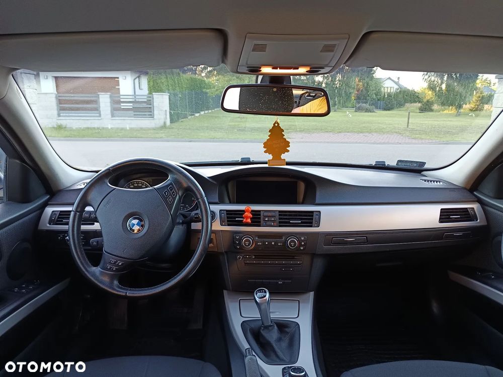 BMW Seria 3 318d - 13