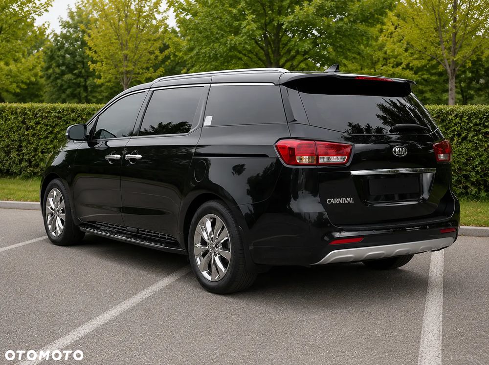 Kia Carnival - 4