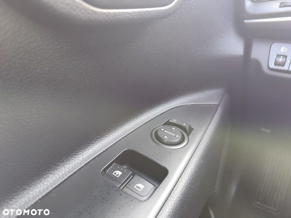 Kia Rio - 15