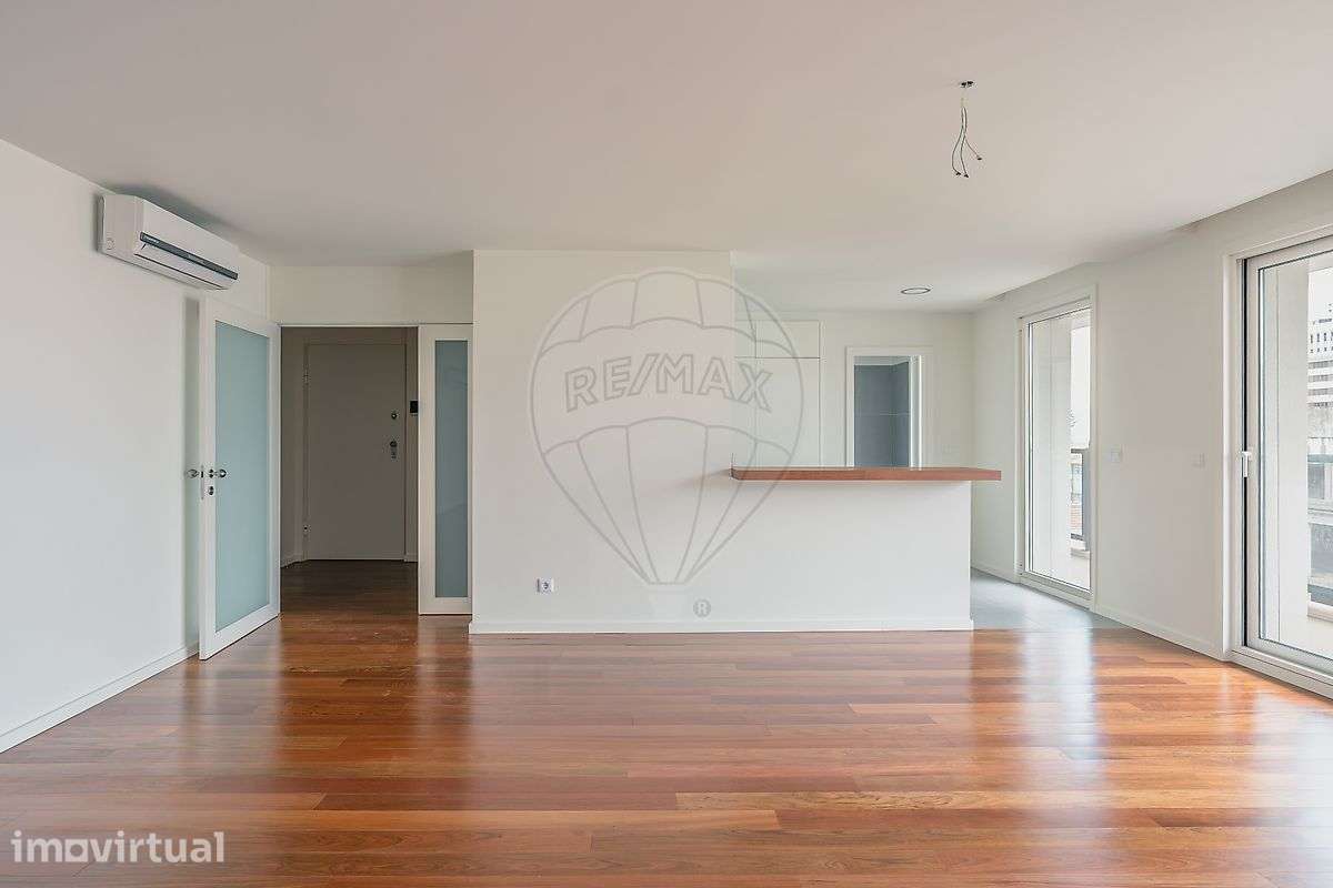 Apartamento T4 para arrendamento - Grande imagem: 2/41