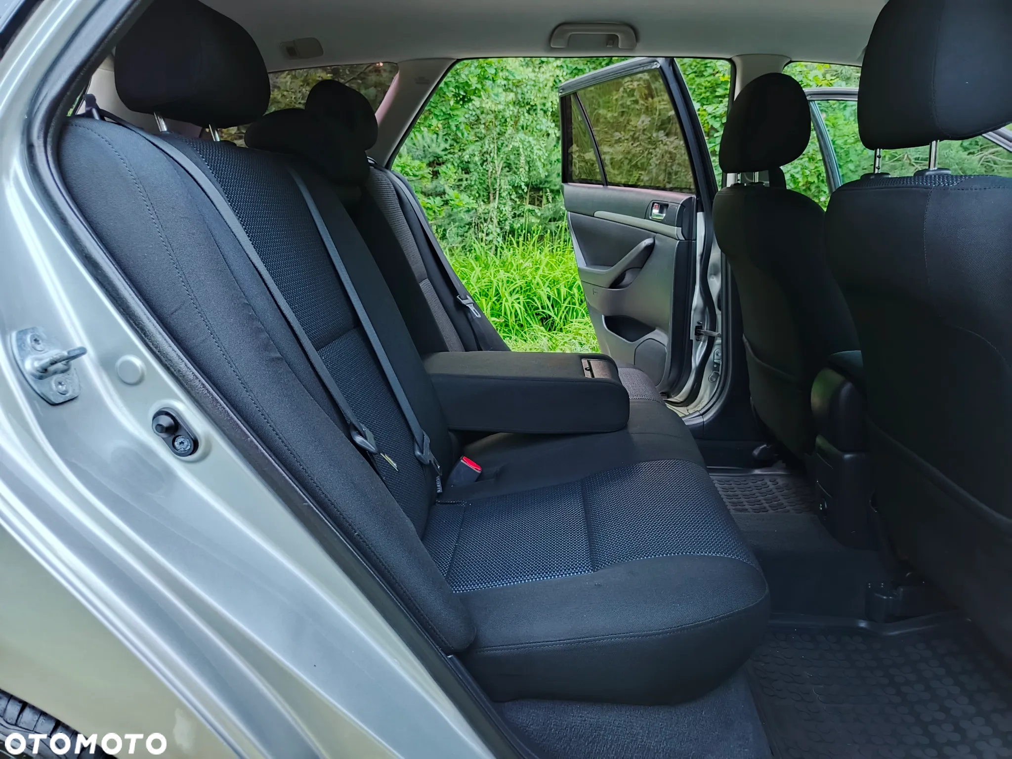 Toyota Avensis 2.0 D-4D Sol - 20