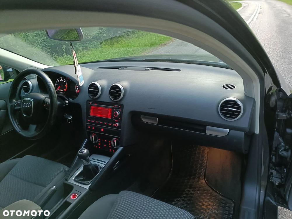 Audi A3 Sportback 2.0 TDI DPF Ambiente - 13