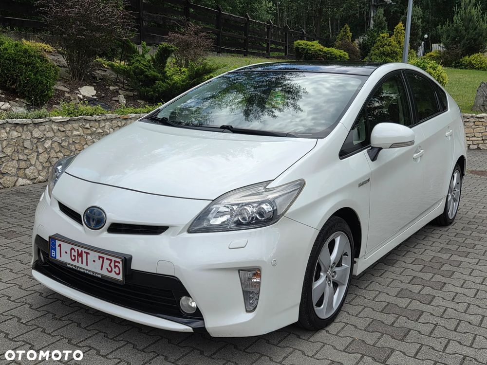 Toyota Prius (Hybrid) Executive - 3