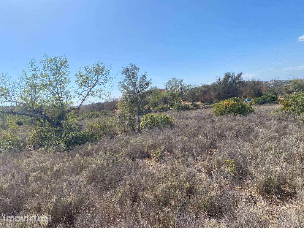 Lote de terreno rústico localizado junto ao Castelo de Paderne, Alb... - Grande imagem: 2/21