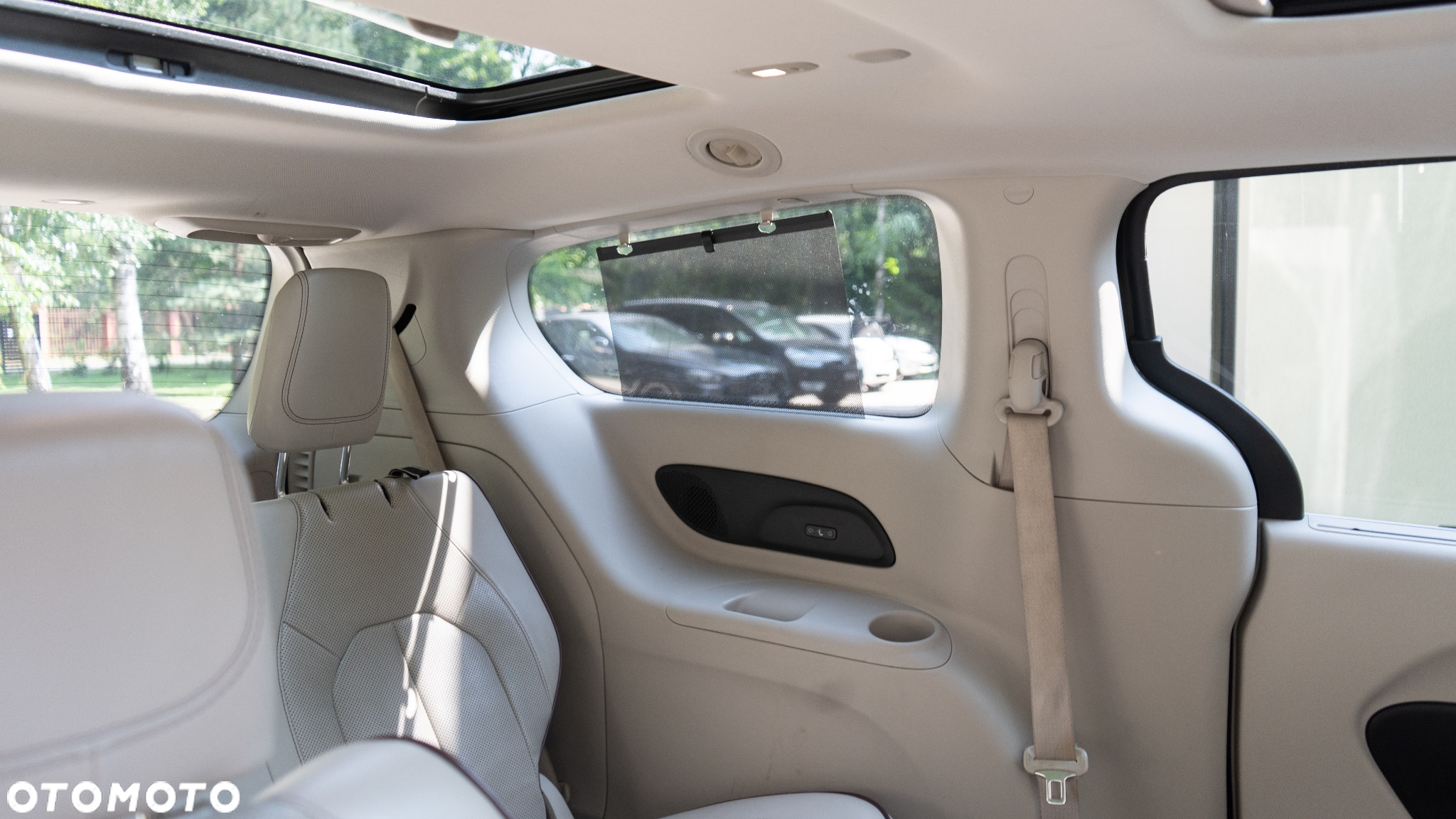 Chrysler Pacifica - 10