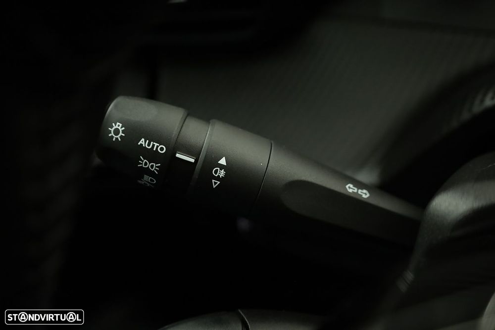 Peugeot 2008 1.2 Allure - 16