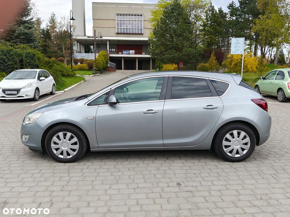 Opel Astra 1.7 CDTI Cosmo - 5