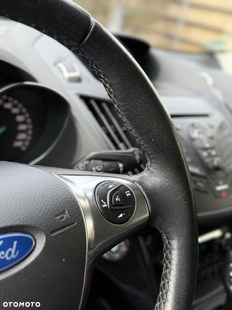 Ford Kuga 2.0 TDCi 4x4 Titanium - 36