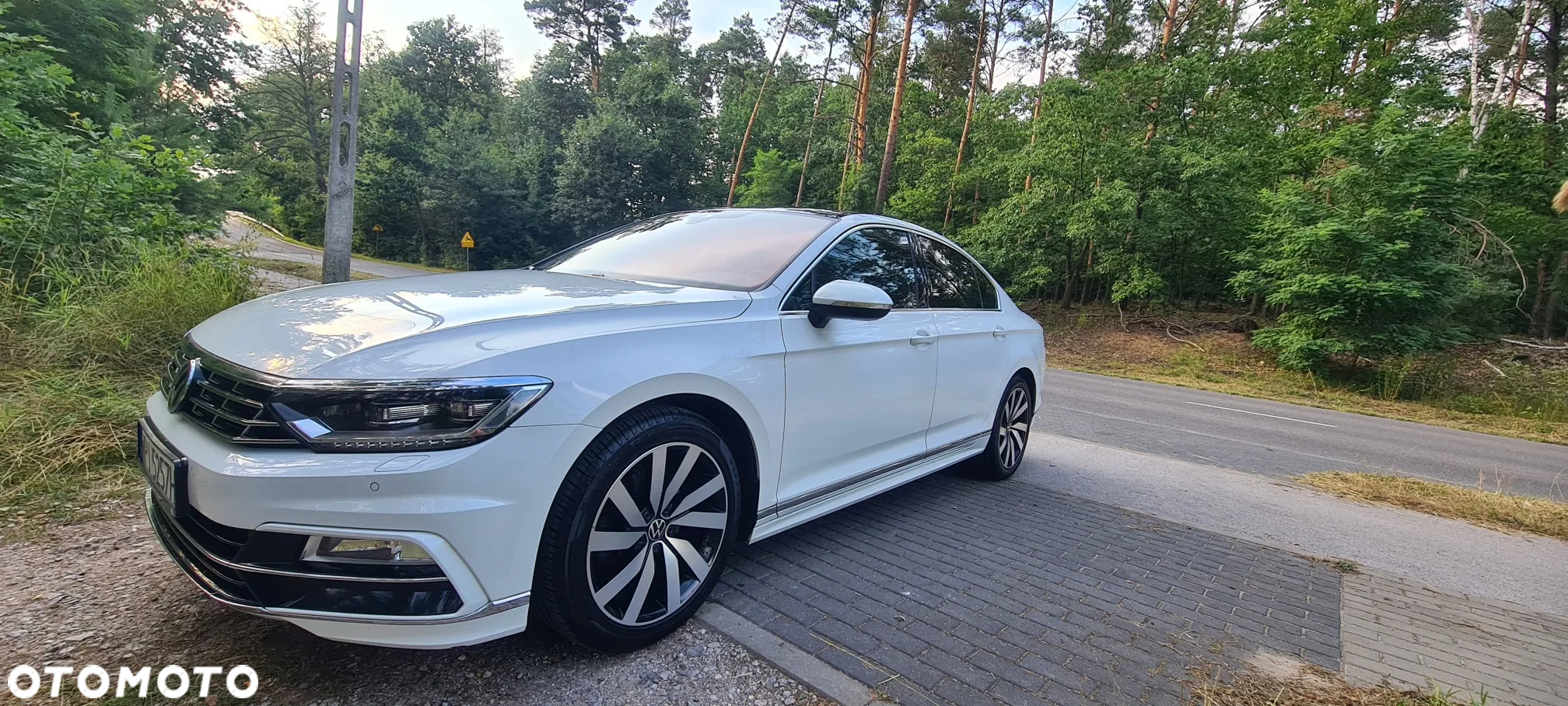 Volkswagen Passat - 2