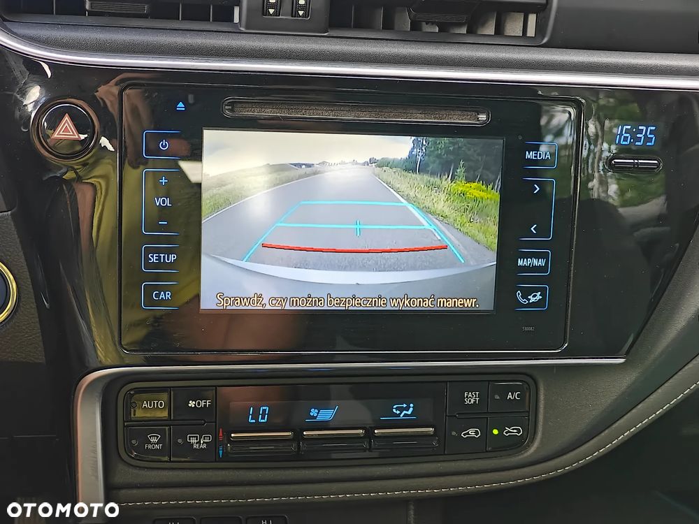 Toyota Auris - 22