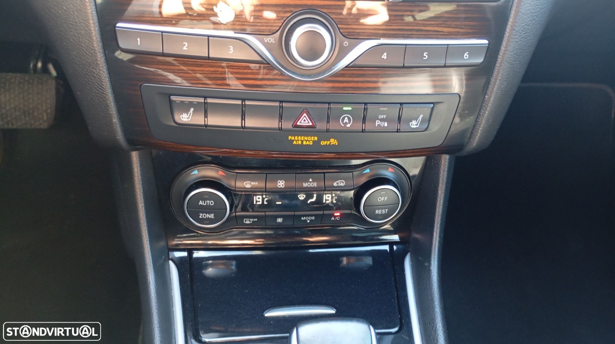 Infiniti Q30 2.2d DCT AWD Luxe Tech - 36