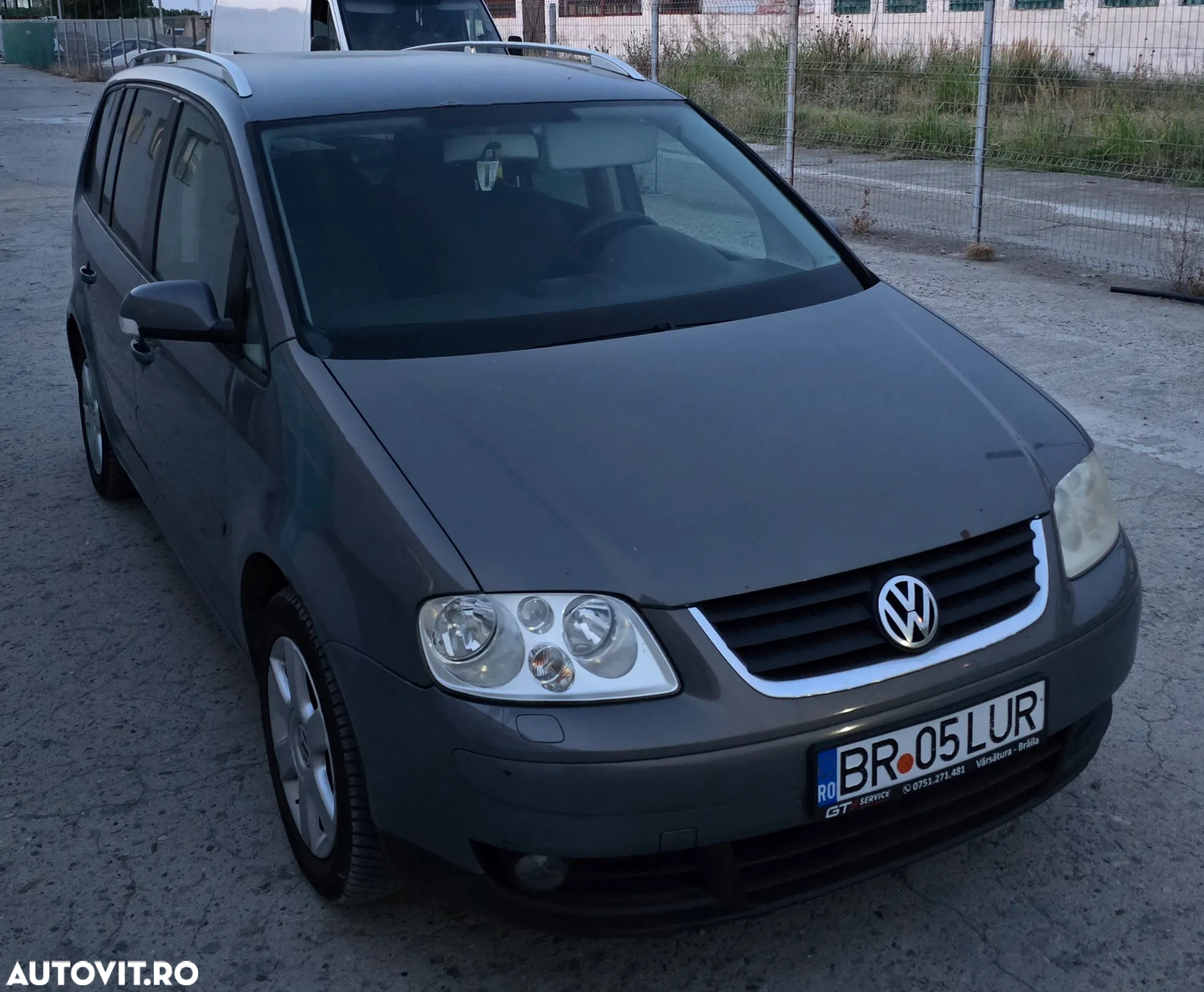 Volkswagen Touran 1.9TDI Highline DSG - 18