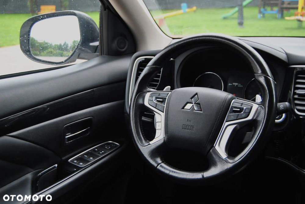 Mitsubishi Outlander - 10