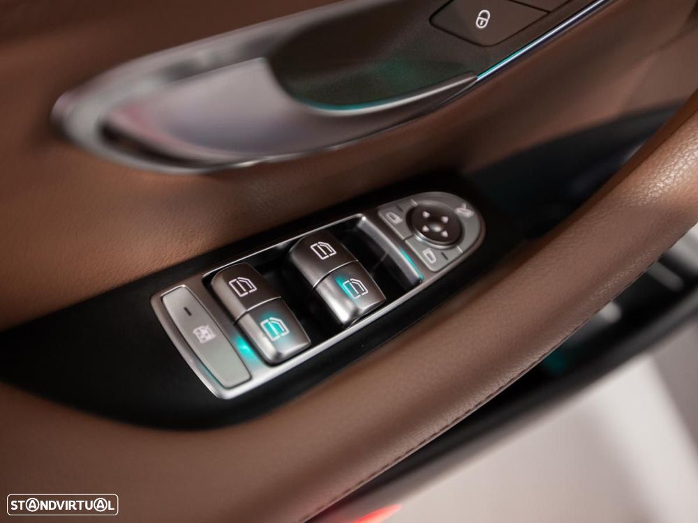 Mercedes-Benz E 300 de AMG Line - 25