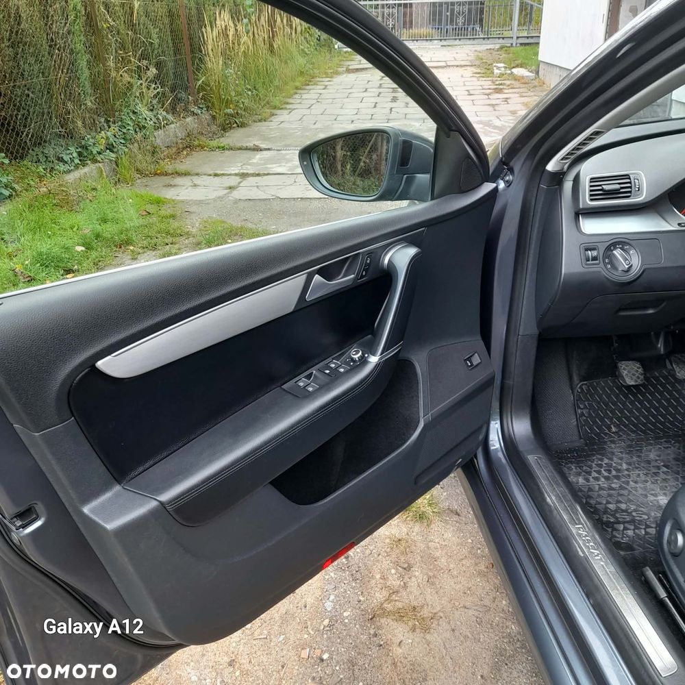 Volkswagen Passat - 13