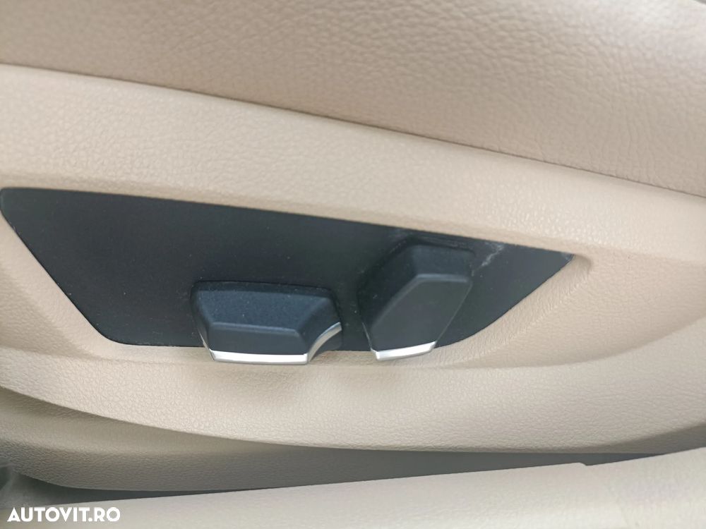 BMW Seria 5 520d Touring Sport-Aut. - 12