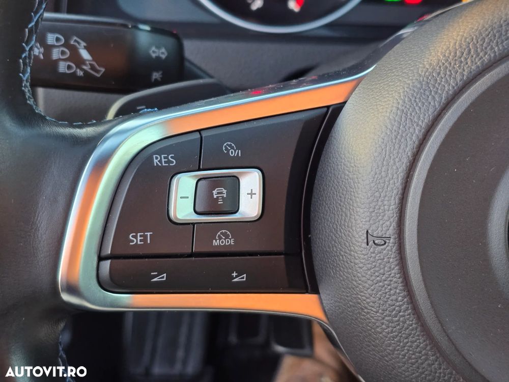 Volkswagen Golf - 20