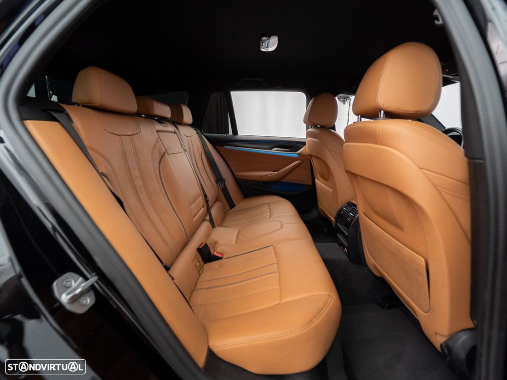 BMW 520 e Pack M - 43