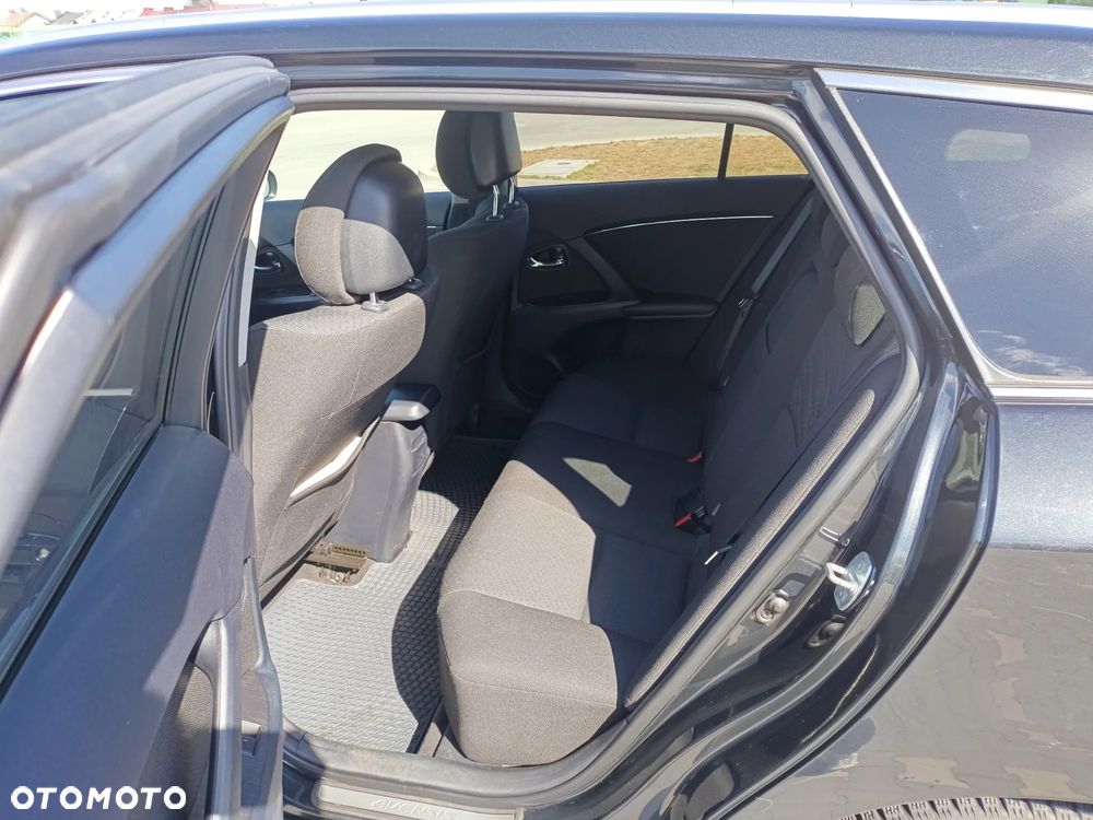 Toyota Avensis 2.0 D-4D 2010 - 11