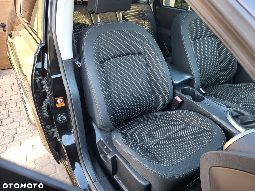 Nissan Qashqai+2 2.0 visia - 19