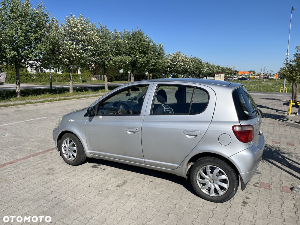 Toyota Yaris 1.3 Luna - 4