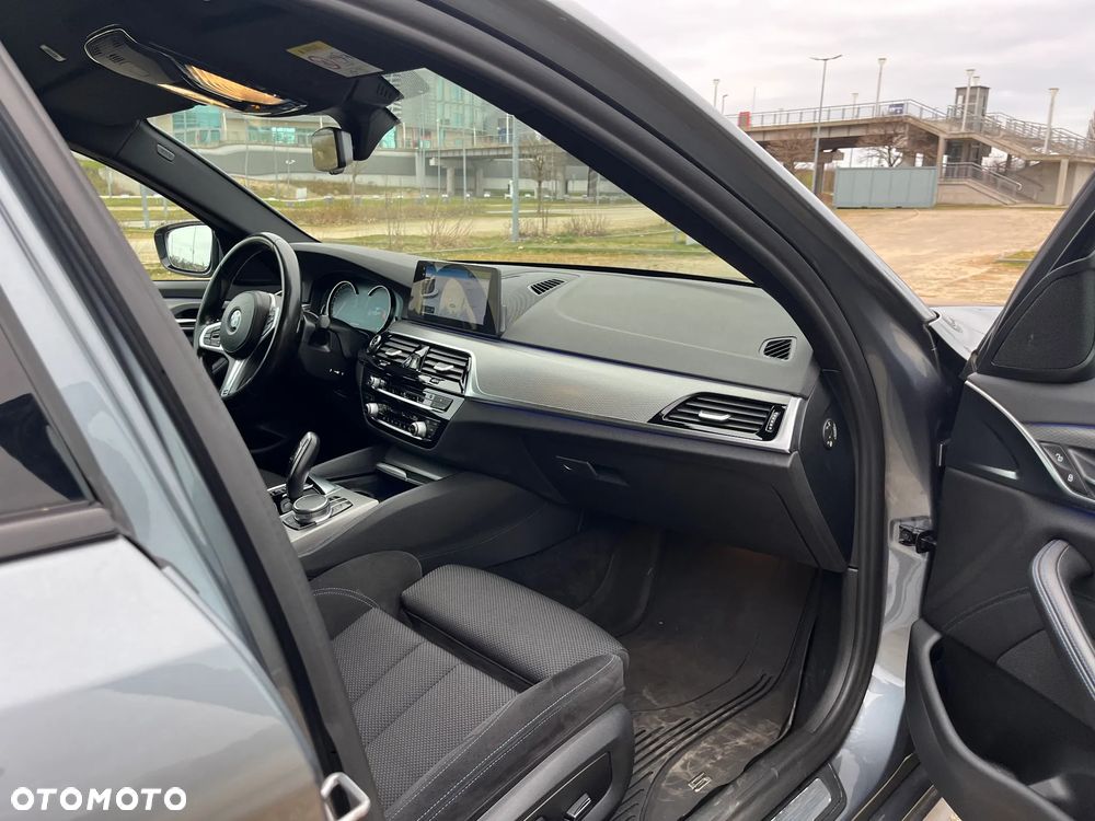BMW Seria 5 520d xDrive - 18