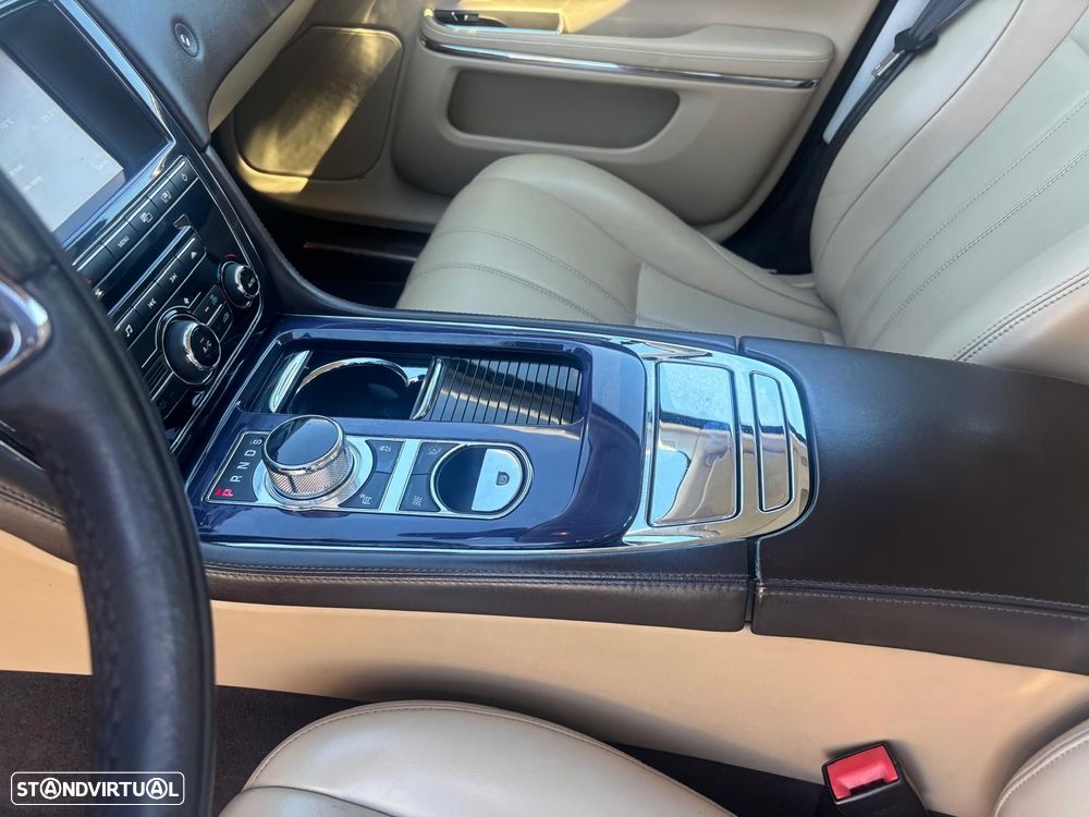 Jaguar XJ 3.0 D V6 Luxury - 20