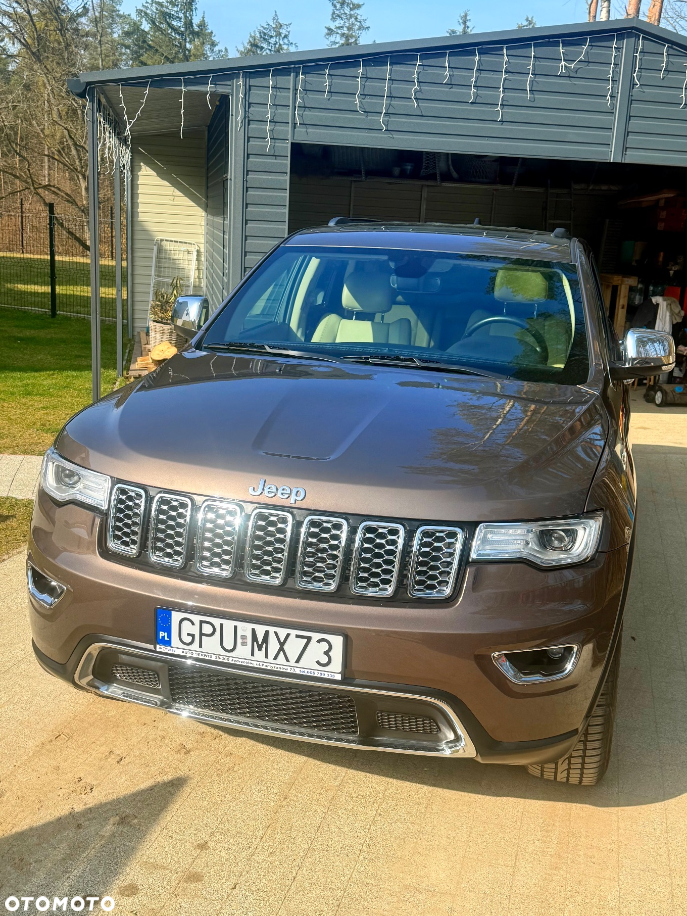Jeep Grand Cherokee - 30